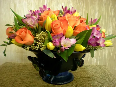 Тюльпаны \"Микс\" заказать с доставкой в Новороссийске в интернет магазине цветов  Роз Новоросс