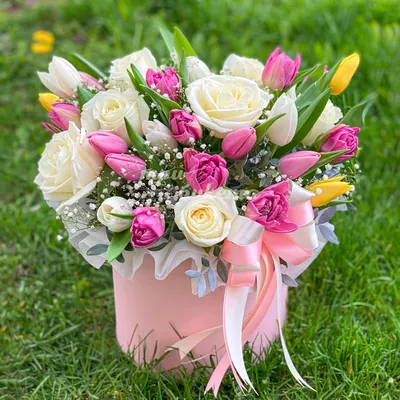 Букет из тюльпанов и кустовых роз – купить с доставкой в Москве. Цена ниже!