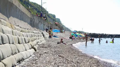 В Туапсе за чистым морем. Даю наводку, где в Туапсе действительно чистое  море и где отдыхают местные. Есть и дикие пляжи | НА СВОИХ ДВОИХ - Алёна И  Женя | Дзен