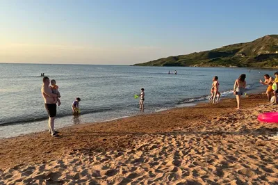 Толпы российских туристов начали загорать стоя в море из-за отсутствия мест  на популярном курорте | Туристические новости от Турпрома