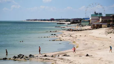 Море пляжа людей семей белое, Renesse, Нидерланды Редакционное Стоковое  Изображение - изображение насчитывающей привлекательности, специфическо:  98071799