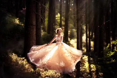 Девушка в лесу с лисой | Фотосессия девушки в красном платье… | Flickr