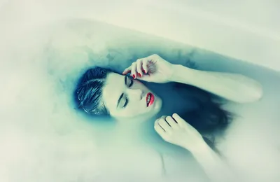 Фотосессия в ванной с цветной водой в студии | фотоприключения мару | Дзен