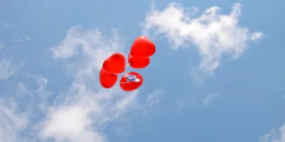 Небо,много воздушных шаров,красочно,…» — создано в Шедевруме