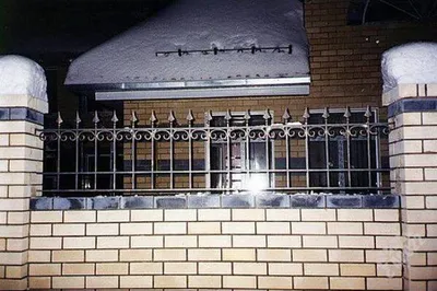 Забор из кирпича в Москве, выгодные цены с установкой