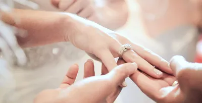 Опасные обручальные кольца: как символ любви, семьи и верности может лишить  пальца | Atas.info | Дзен