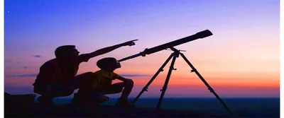 Низкая поли иллюстрация телескопа против звездного неба и луны R O R  Предпосылка, символ, Иллюстрация вектора - иллюстрации насчитывающей  самомоднейше, форма: 149385003