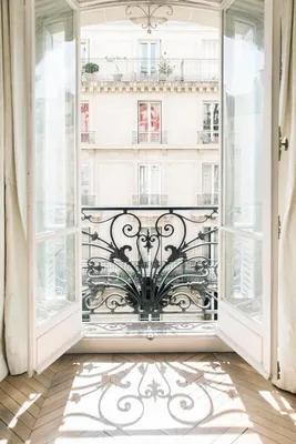 Французский балкон дизайн: создайте романтическую атмосферу в вашем доме  [91 фото]