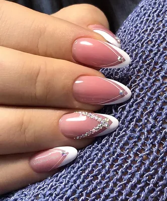 Аlenka_nails_Melitopol - Френч на красивый миндаль 😍🤤 просто шедеврально!  И ничего лишнего! Выполнена работа: Аппаратный маникюр; Форма ноготков  «миндаль»; Выравнивание и укрепление ногтевой пластины; Покрытие ногтей  гель лаком; Дизайн: френч Время ...