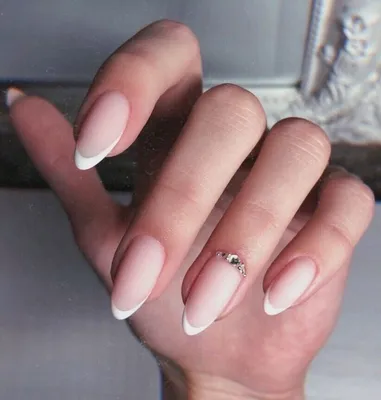 Матовый френч миндаль | Oval nails, Manicure, Pretty nails