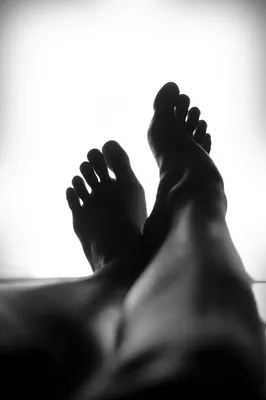 Нюхает ноги в порно фут фетиш (73 фото) - порно trahbabah.com