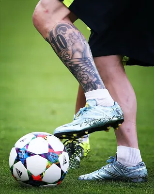 Игроков сборной Китая по футболу обязали свести татуировки - СМИ