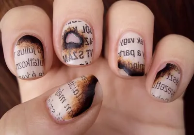 Необычный газетный маникюр. | Heart nail designs, Newspaper nails, Cool  nail designs