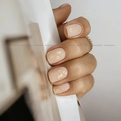 Маникюр на короткие ногти в студии маникюра Tiffany Nails