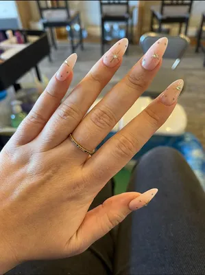 Hailey Bieber's Glazed Donut Nails: How to Achieve the Sweetest Mani at  Home – Mylee