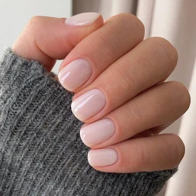 Маникюр состоятельных женщин: топ-7 оттенков, которые востребованы в  дорогих салонах | Short gel nails, Natural nails manicure, Short nail  designs
