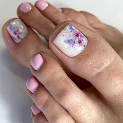 Instagram | Гелевые ногти на ногах, Розовый дизайн ногтей, Цветочный педикюр