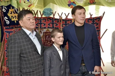 Геннадий Головкин побывал в гостях у семьи Ковалева | Fightnews.info