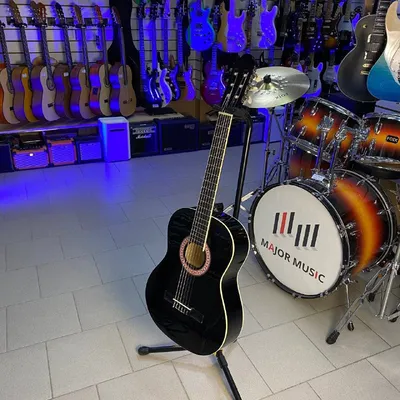 Классическая гитара стоковое изображение. изображение насчитывающей  аппаратура - 12015061
