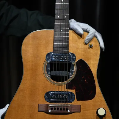 Гитары и оборудование Курта Кобейна | Мы рассказываем о гитарах