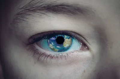 Глаз крупным планом, albino, синий …» — создано в Шедевруме