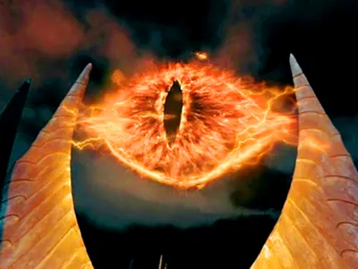 Редкое генетическое заболевание сделало глаз мужчины похожим на «Око Саурона»  | Journalist.today
