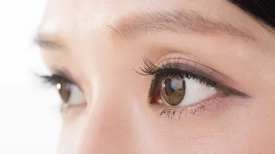 Фото Девушка с красивыми глазами в парандже