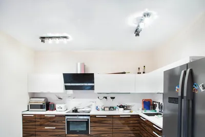 Натяжной потолок на кухню в Москве - цена за м2 с установкой | Потолок  Модерн