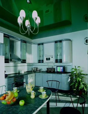 Многоуровневые глянцевые потолки на кухне от СВДпотолки.