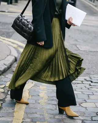 НОВИНКА! Юбки «ЛАЦИО». Гофрированные юбки снова на пике популярности.  Мировые подиумы демонстрируют изобилие форм и тканей, необычные… | Instagram