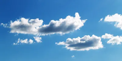 Белые пушистые облака на голубое небо, вид снизу Stock Photo | Adobe Stock