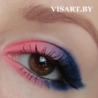 Крупный план женского глаза голубой макияж стоковое фото ©zastavkin 83712968