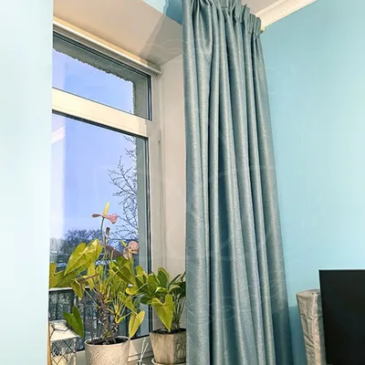 Прямые голубые шторы для кабинета пошив на заказ в Москве , цены на пошив -  студия текстильного декора \"Амели\"