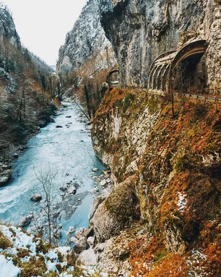 Река в горах\". Фотообои купить. Картины модульные. Стеклянные панели.