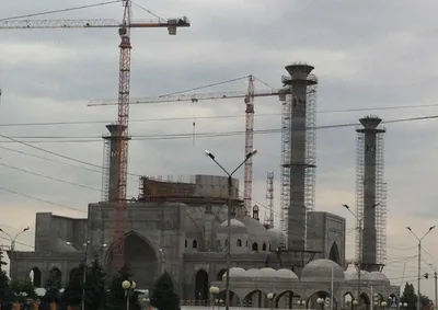 Рамзан Кадыров ознакомился с ходом реконструкции центральной части г. Шали  | 28.02.2018 | Грозный - БезФормата