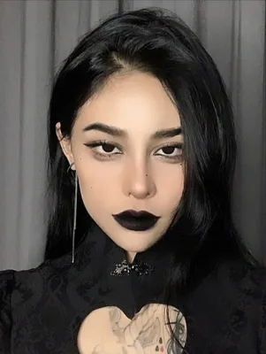 Pin by J on makeup | Dark makeup looks, Retro makeup, Vamp makeup