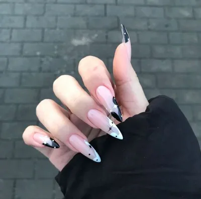 🦋 Gothic butterfly 🦋 : r/Nails