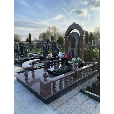 Білий гранітний пам'ятник. Пам'ятник із мармуру Луцьк | Tombstone,  Headstones, Tombstone designs