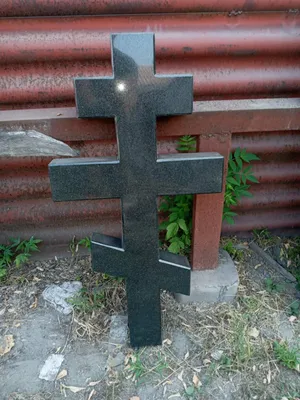Памятник крест на могилу из гранита и гранитный крест в Минске