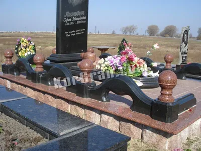 Гранитные ограды на могилу, ограды из гранита на кладбища Минска