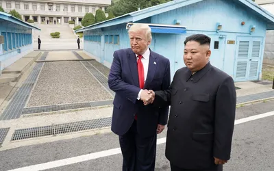 Трамп и Ким Чен Ын встретились на границе КНДР и Южной Кореи — РБК