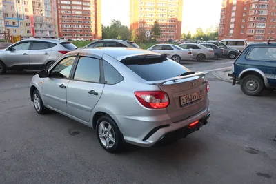 Спорткар» для народа: АВТОВАЗ начал продажи лифтбэка Lada Granta с  заводским тюнингом Автомобильный портал 5 Колесо