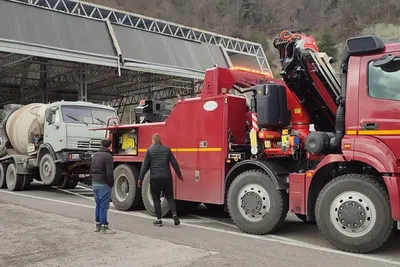 Грузовой эвакуатор Mercedes-Benz Actros 2645 в аренду Сургуте круглосуточно  - низкая цена