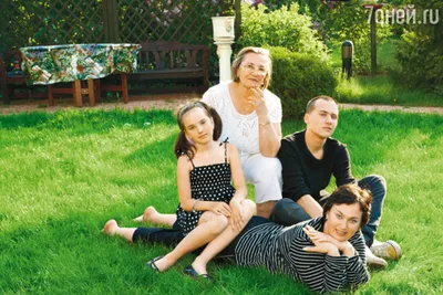 60-летняя Лариса Гузеева жалеет, что родила только двоих детей - Вокруг ТВ.