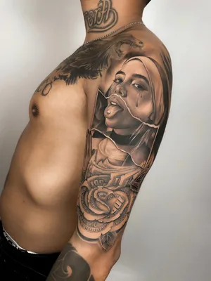 Татуировка мужская реализм на плече девушка - мастер Дмитрий Шейб 7627 |  Art of Pain