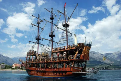 Турция, Сиде. Пиратская яхта \"BARBOSSA\". - YouTube