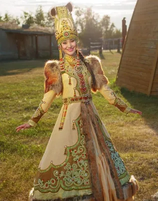 Национальный якутский праздничный костюм | Костюм, Этническая одежда,  Этнический костюм