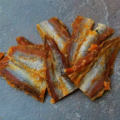 Янтарная рыбка КенигФиш солено-сушеная филе-спинки 40 г купить для Бизнеса  и офиса по оптовой цене с доставкой в СберМаркет Бизнес