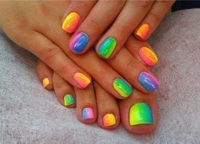 alya.nails.m - Яркий летний педикюр💛 . Педикюр-это не... | Facebook