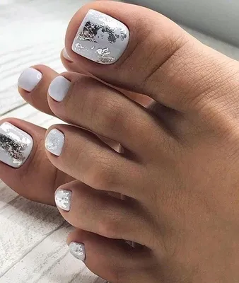 2019 Дизайн педикюра красного цвета 79 фото | Gel toe nails, Glitter toe  nails, Toe nail designs